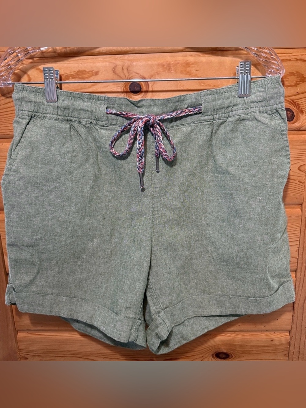 Eddie Bauer Women’s Green Cotton/Linen blend drawstring shorts Medium